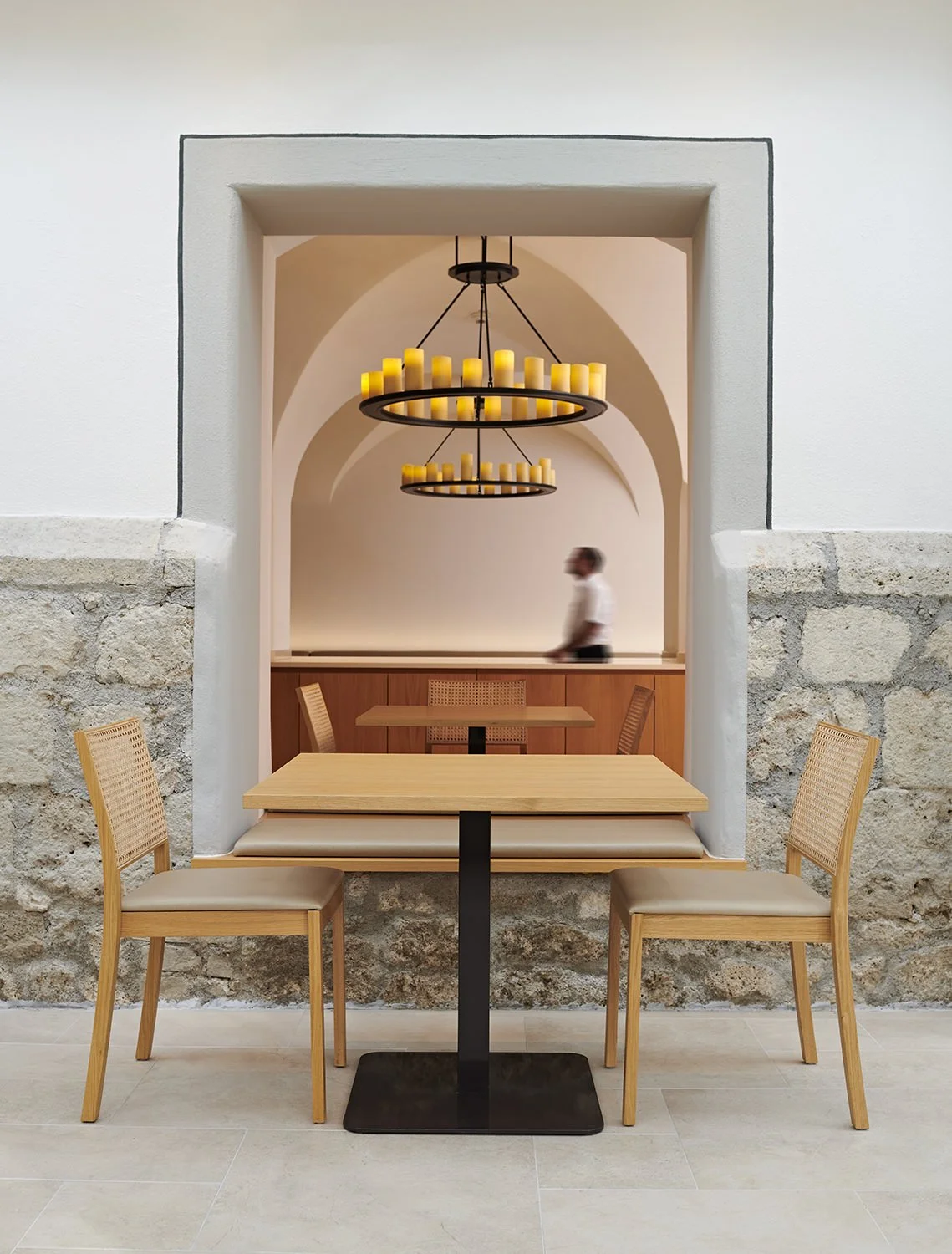 Psychosomatische-Klinik-Kloster-Diessen-Pilati-Interieurdesign-Interieurfotografie-Speisesaal-1.jpg