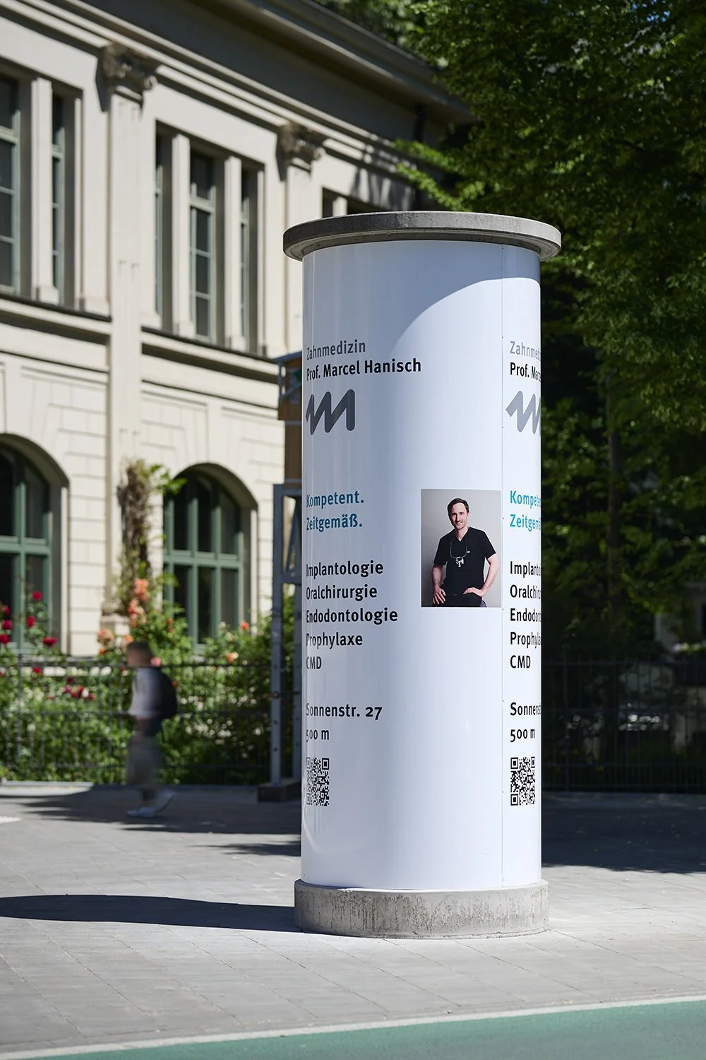 Zahnarztpraxis-Hanisch-Healthcare-Arztpraxis-Fotografie-Werbesaeule-5.jpg