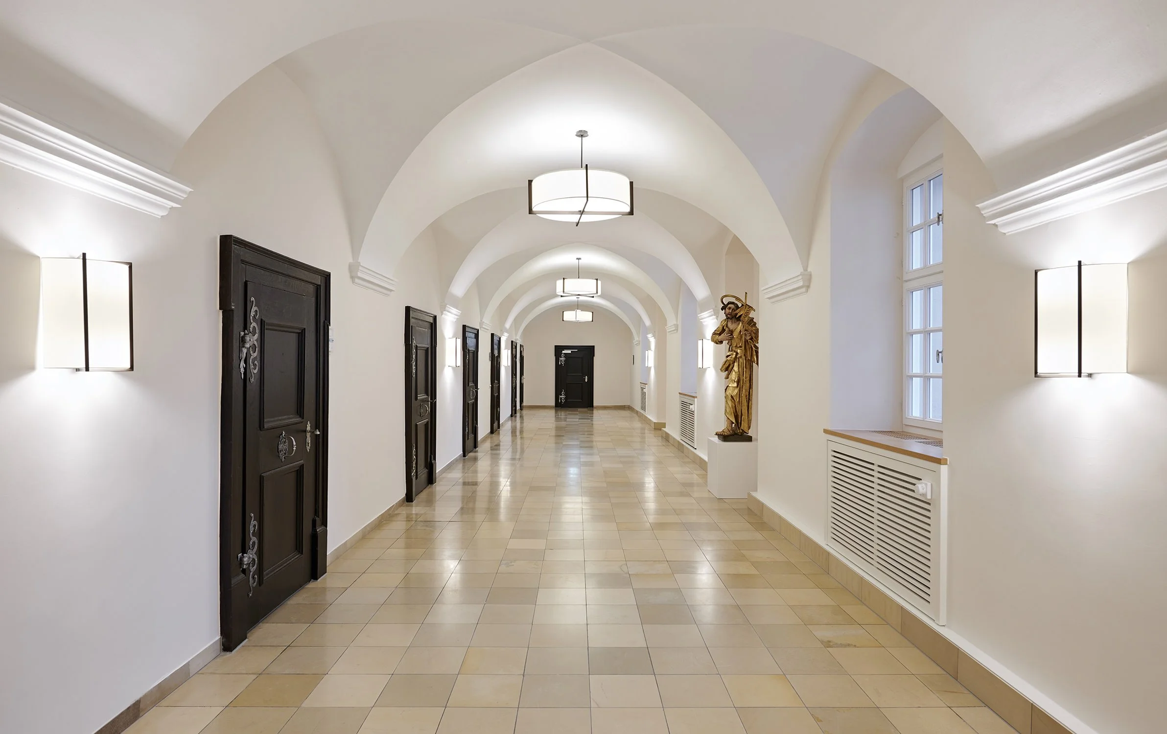 Psychosomatische-Klinik-Kloster-Diessen-Pilati-Interieurdesign-Interieurfotografie-Flur-2.jpg