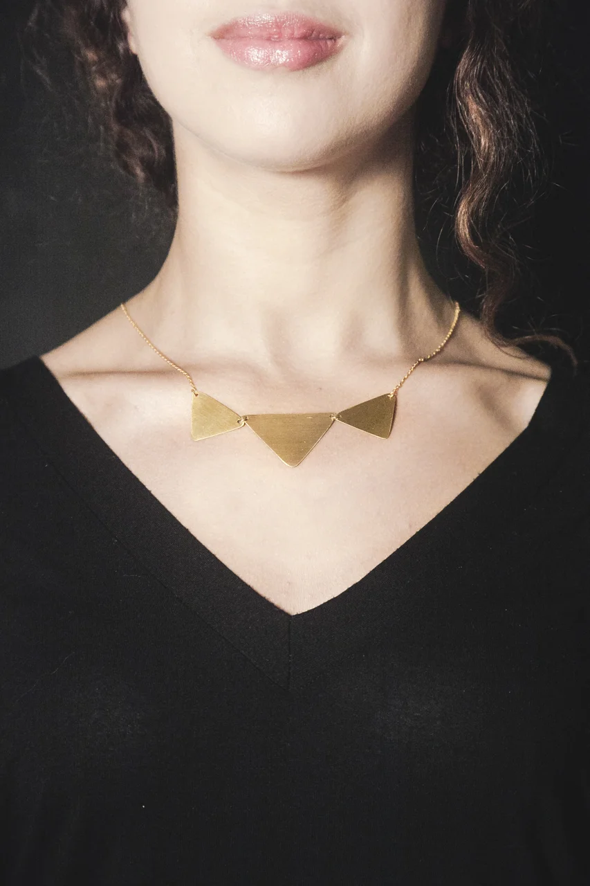 COLLIER_3 TRIANGLES (8 sur 10).JPG