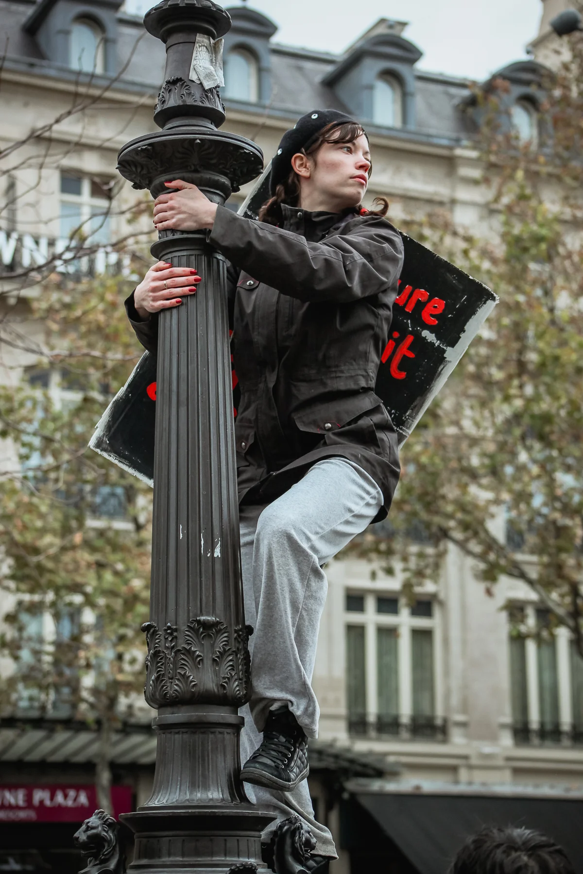 PARIS PLACE DE LA REPUBLIQUE 