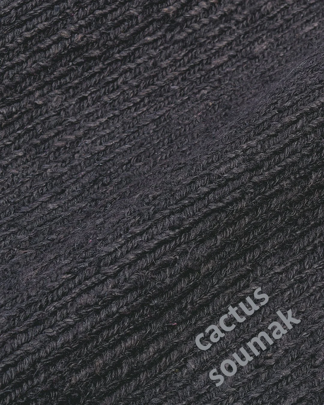 Cactus Soumak - collection that emphasizes the naturalness of the yarn and immerses rooms in a matt texture.

Coming soon in new colors.