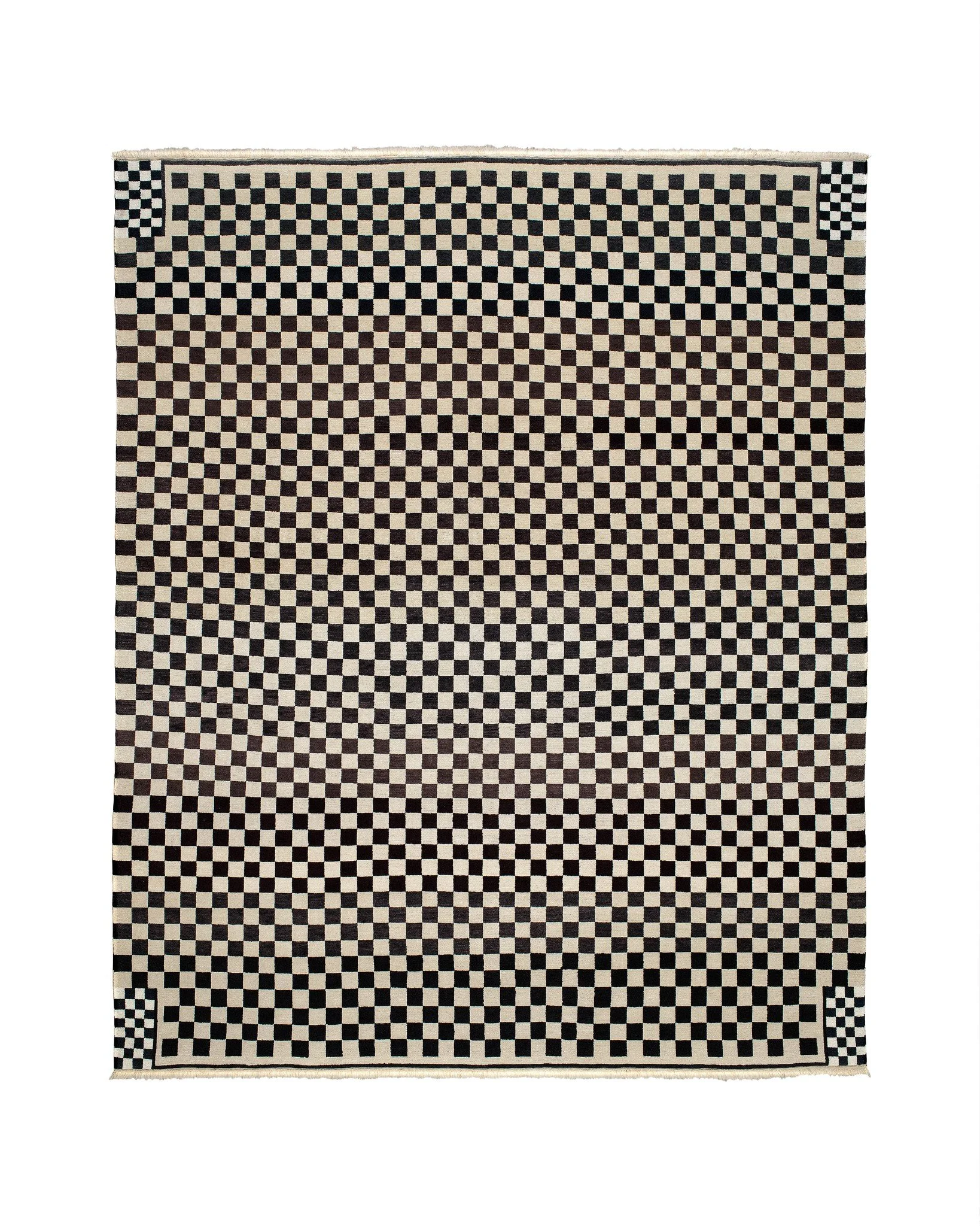 The name of the collection, &ldquo;Carr&eacute;,&rdquo; refers to the rectangular arrangement of its squares.
In keeping with this tradition, Franziska Reuber and Birgit Krah have developed three designs in five color combinations, using up to 23 dif