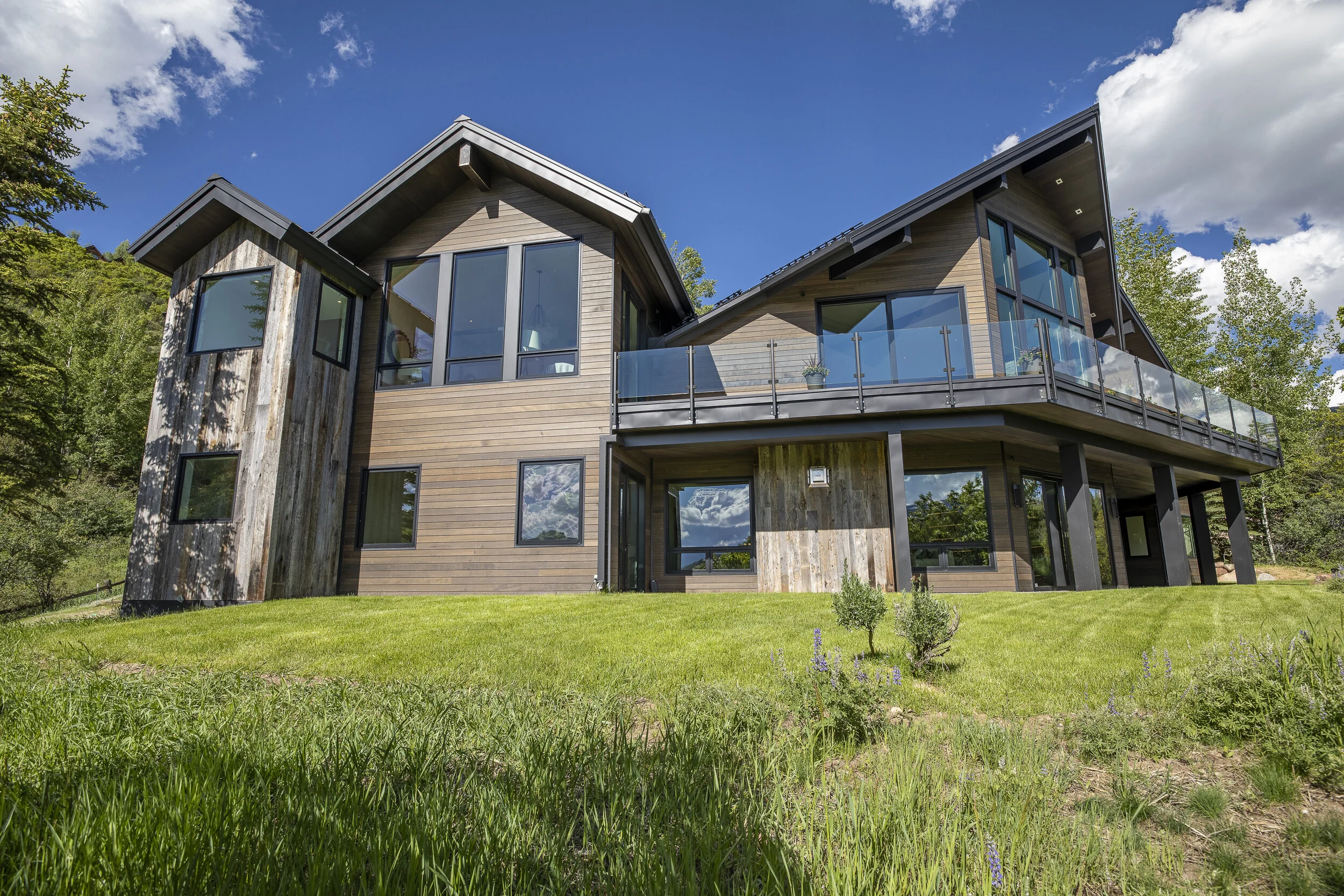 Exterior 2.jpg