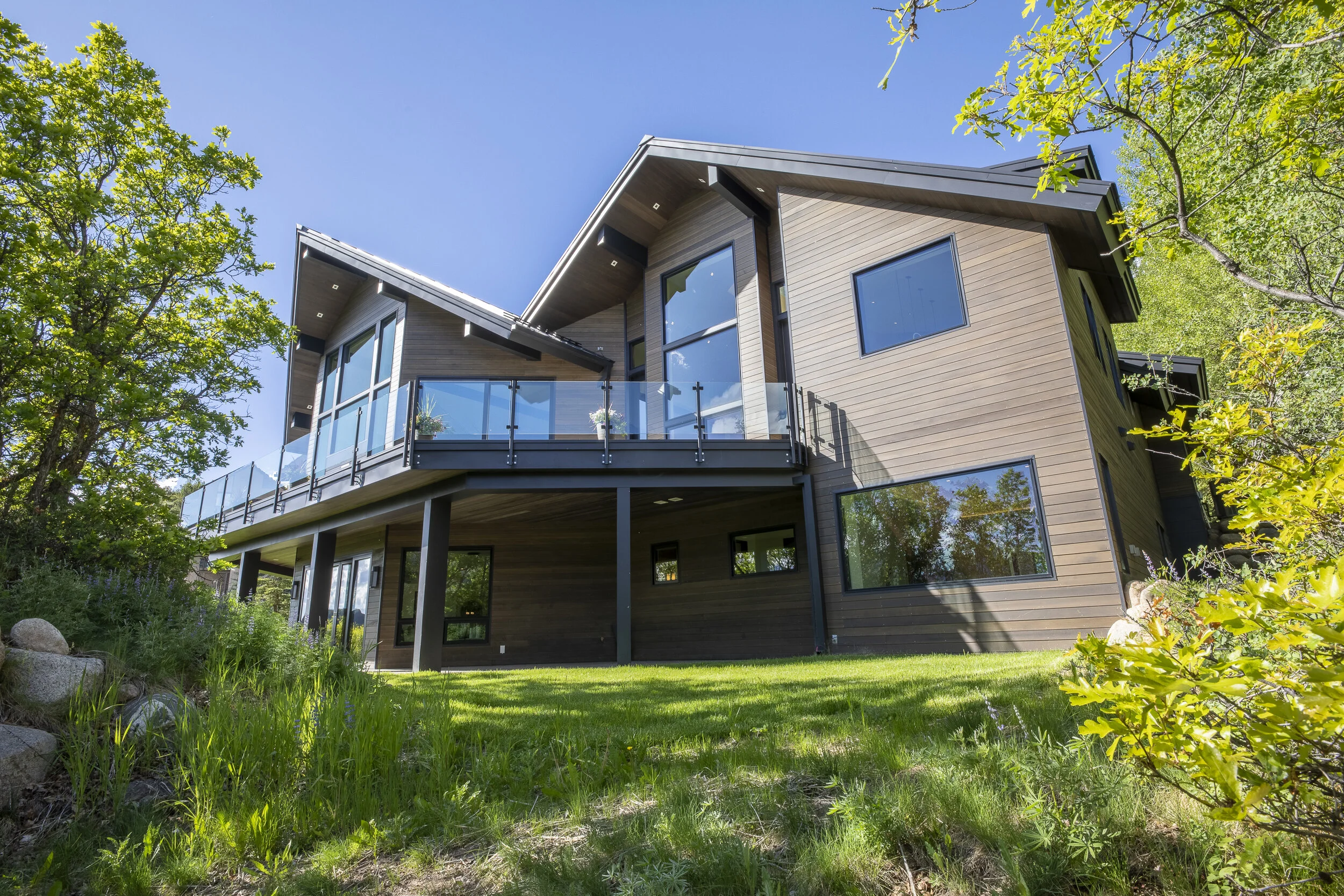Exterior 5.jpg