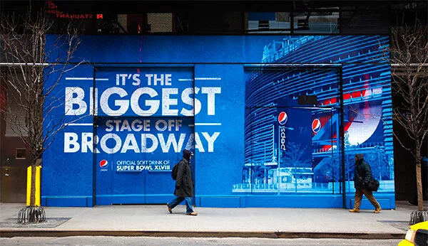 Biggest_stage_on_Broadway.jpg