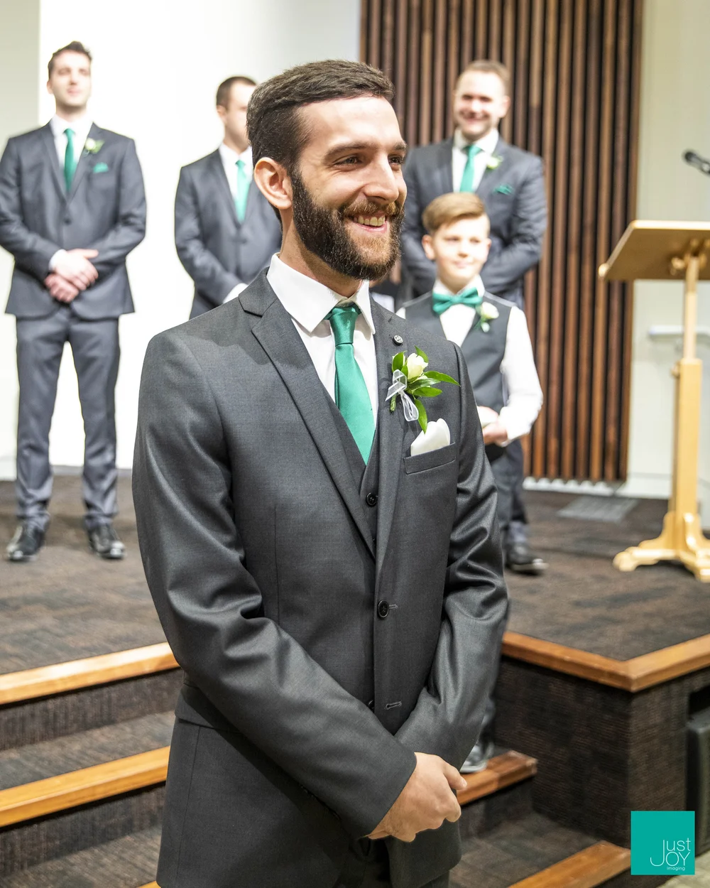 Laura and Andrew's winter wedding, photo 5
