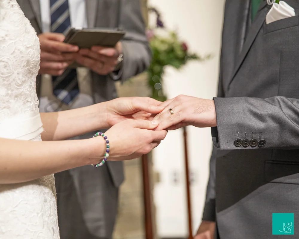 Laura and Andrew's winter wedding, photo 3