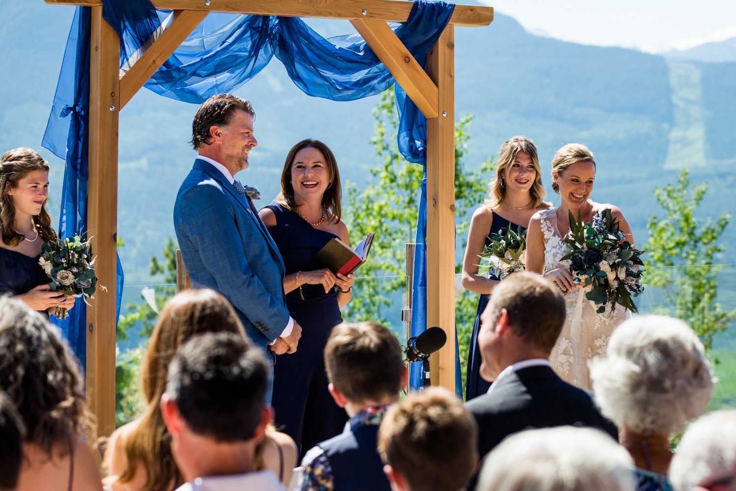 ©KateePederson-Revelstoke-Helicopter-Wedding-27.jpg