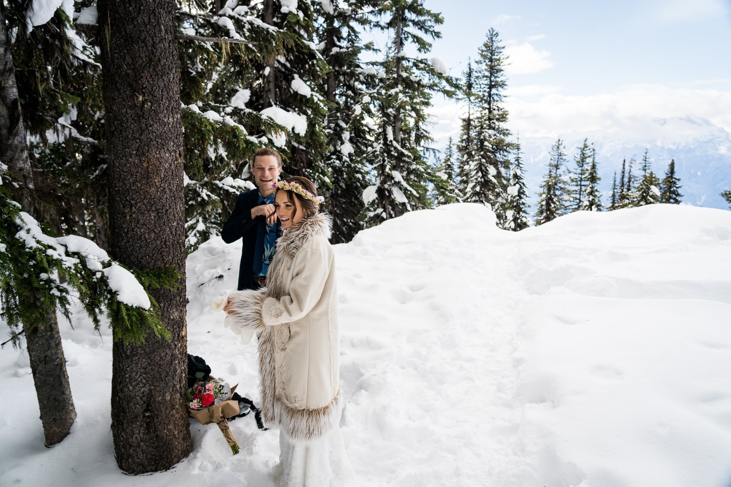 winter-mountain-revelstoke-snowboarding-elopement-32.jpg