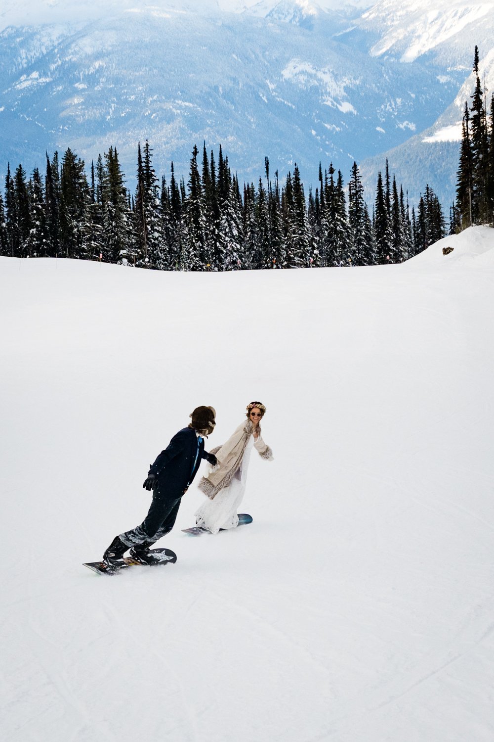 winter-mountain-revelstoke-snowboarding-elopement-94.jpg