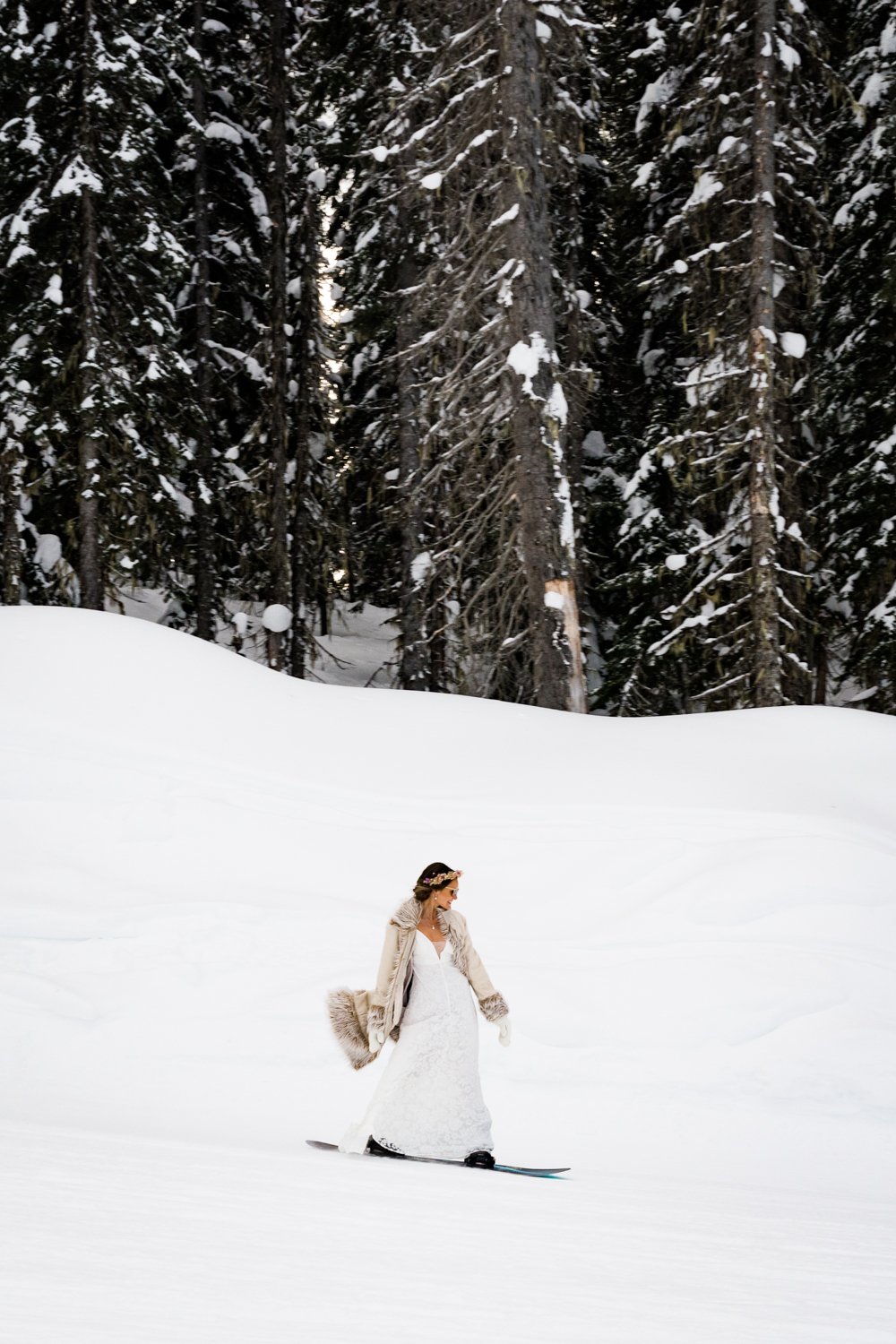 winter-mountain-revelstoke-snowboarding-elopement-104.jpg