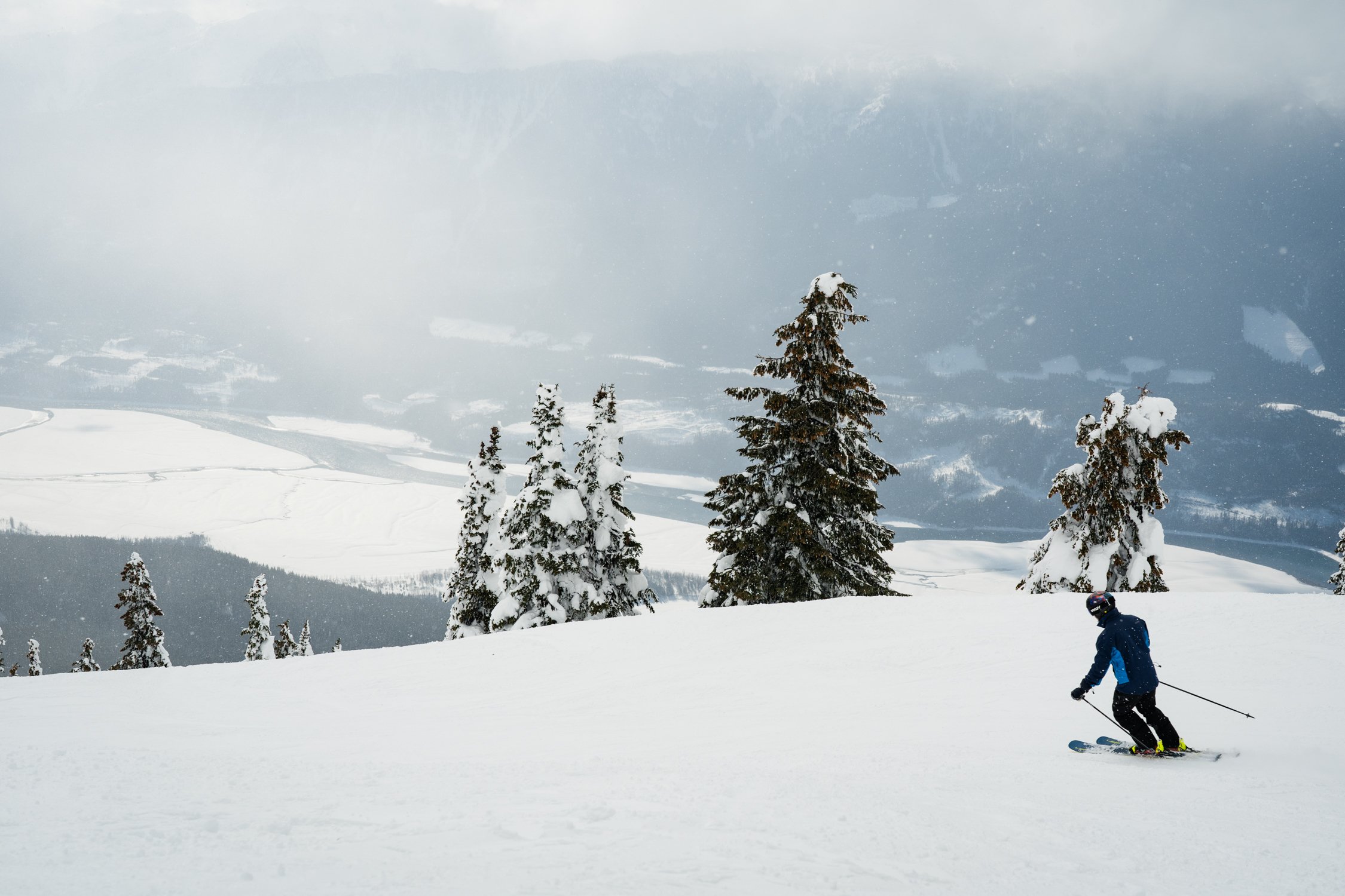 ©KateePederson-RevelstokeSkiTrip-17.jpg