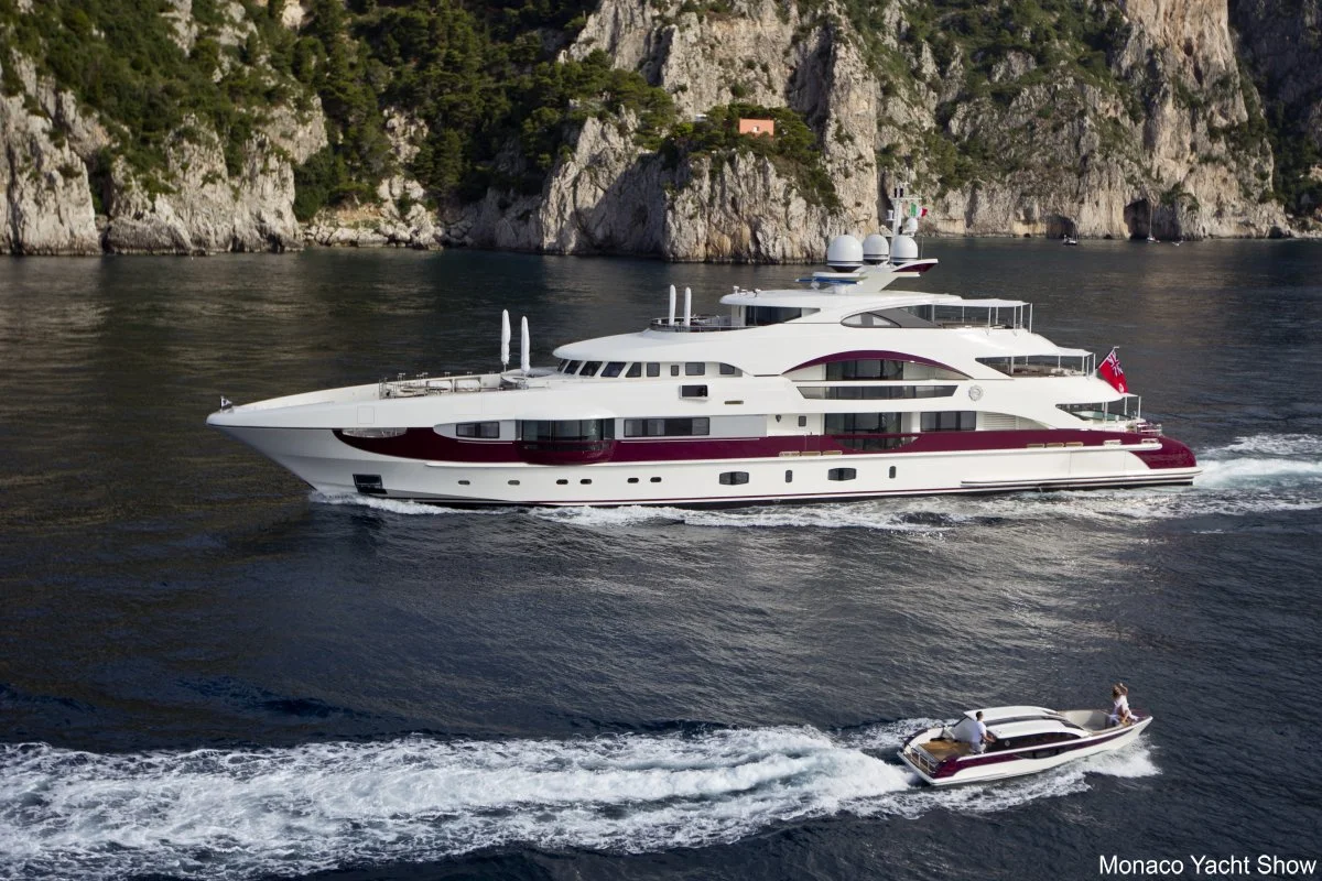 phoca_thumb_l_Quite_Essential-G_yachts.jpg