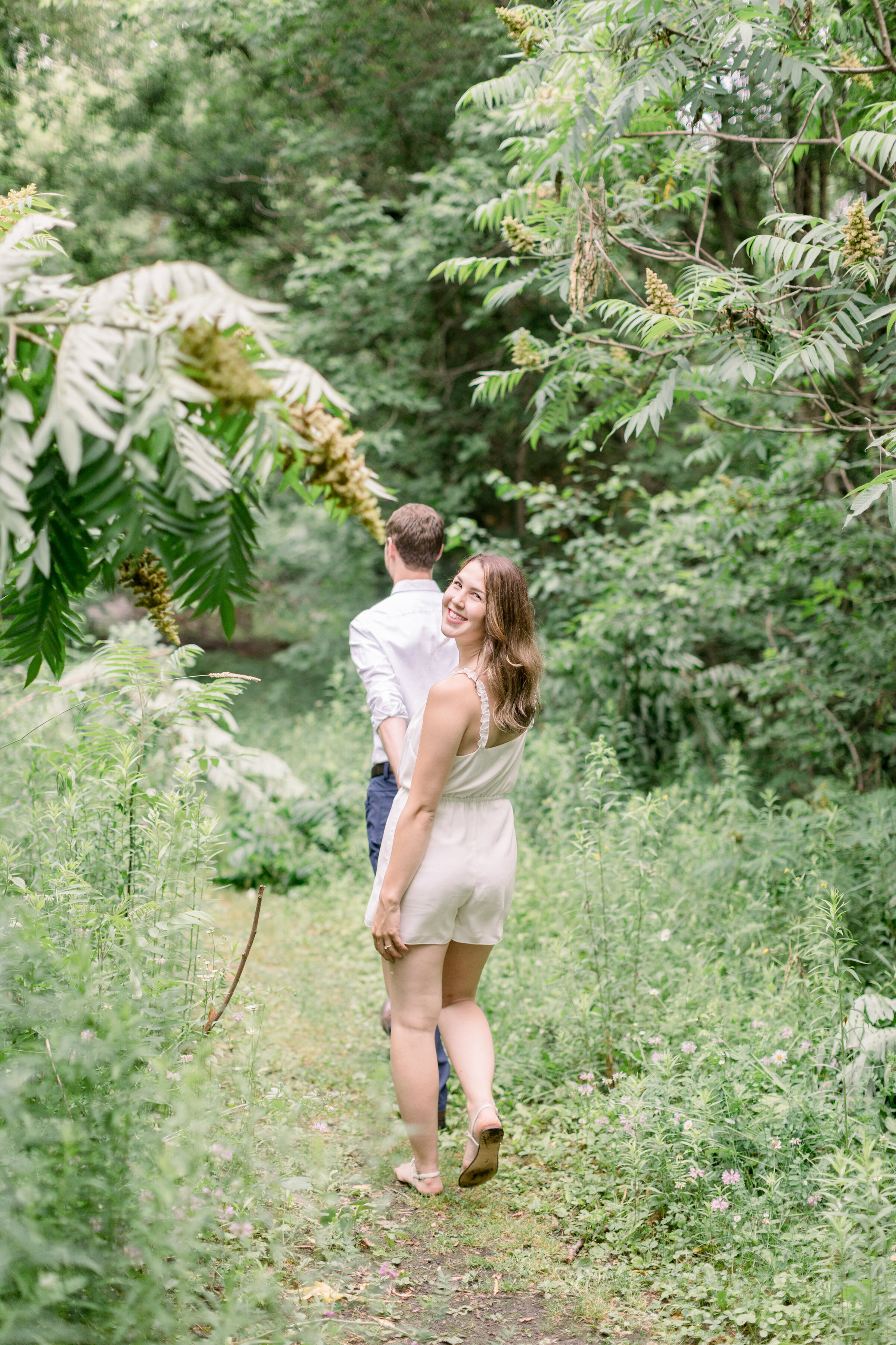  Beautiful lush green outdoor engagement photographer location with nature trail by Chelsea Mason Photography in Ottawa, ON. locations for photoshoots summer photoshoots outdoor nature locations for engagements best places to take engagements in otta