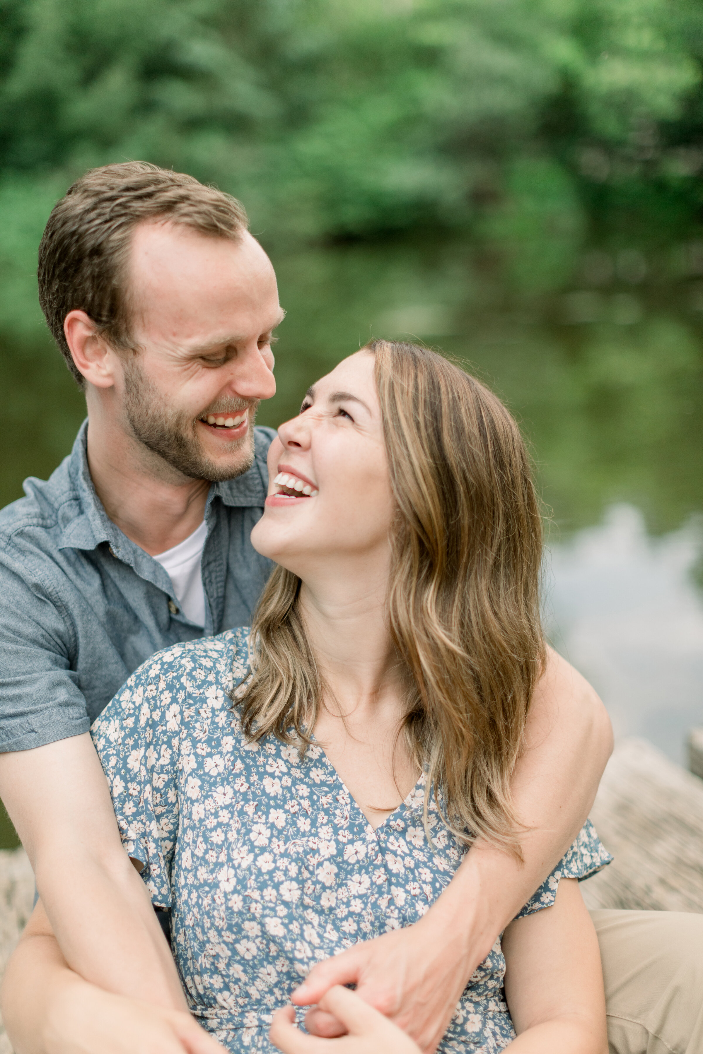  Beautiful couple with simple summer engagement photoshoot outfit inspo in blue and white by Chelsea Mason Photography in Ottawa, ON. outfit inspo for couples best outfits for engagements what colors to wear for summer engagements how to style for en