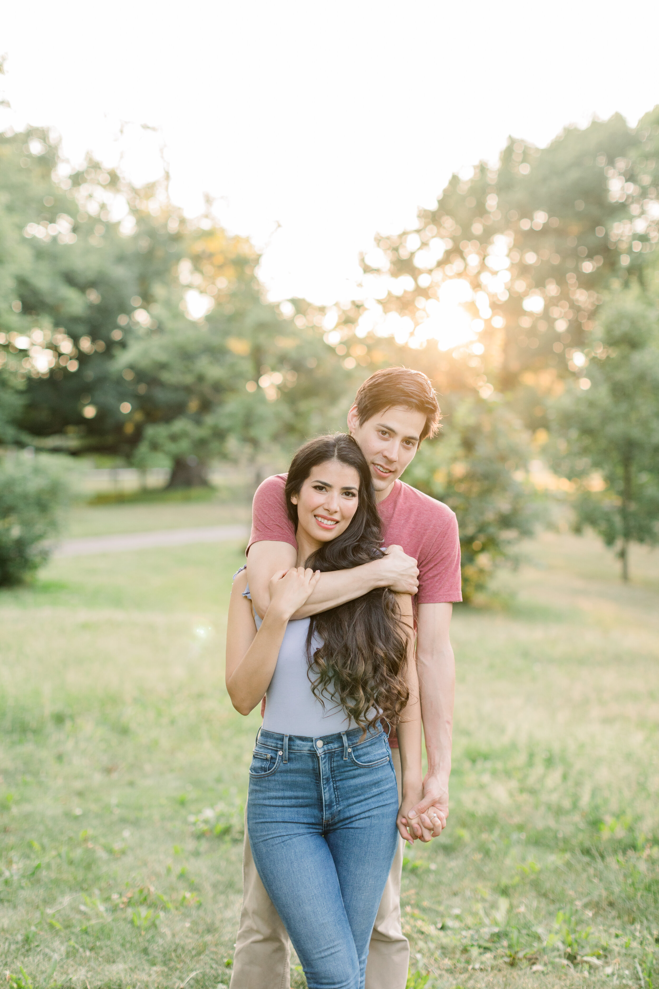  Beautiful poses for couples during engagement photoshoot in Ottawa, ON by Chelsea Mason Photography. how to pose couples for engagements couple poses intimate couple poses engagement outfit inspo best way to dress for engagements best wedding photog