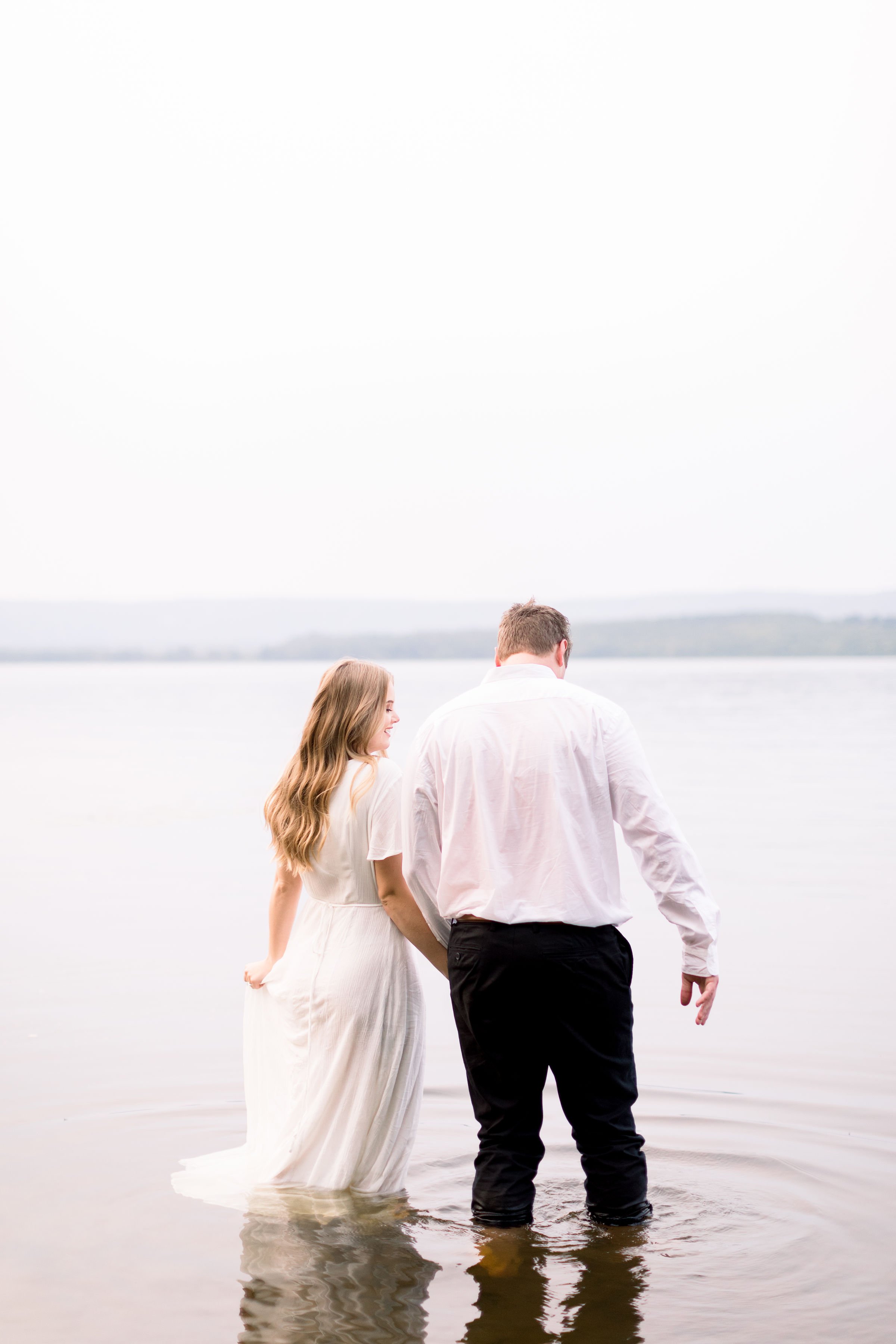  Chelsea Mason Photography captures wedding announcement pictures for a couple at Pinhey's Point in Ottawa. wedding announcement portraits #ChelseaMasonPhotography #ChelseaMasonEngagements #PinheysPointEngagements #OttawaEngagementPhotography 