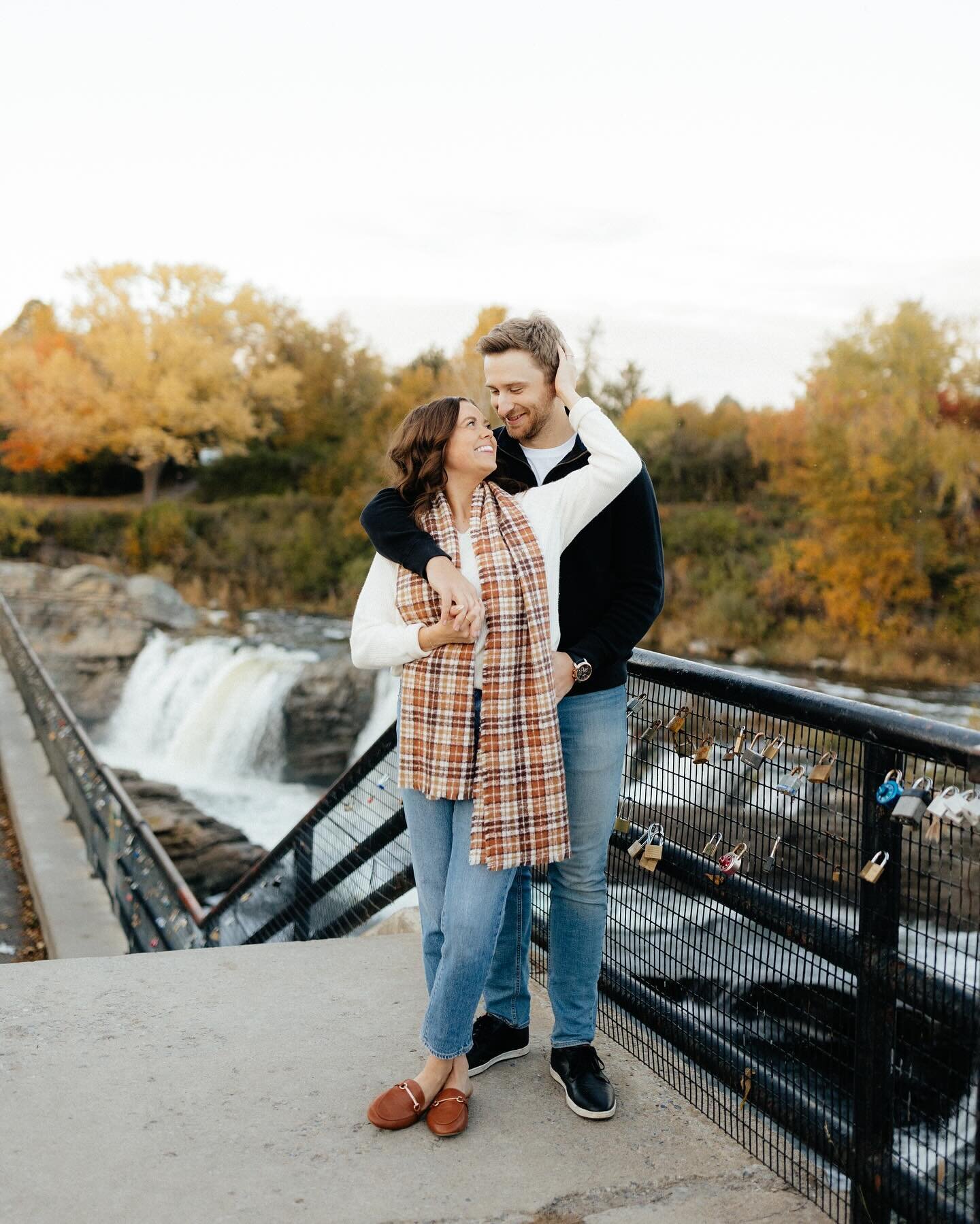 Sneak peeks from Kait + Mitch&rsquo;s engagement session on Tuesday (aka, the best day of the week for me!!!)🍂
&bull;
Tuesdays are the evenings I reserve for engagement sessions and I can&rsquo;t believe I only have ONE more Tuesday left of shooting