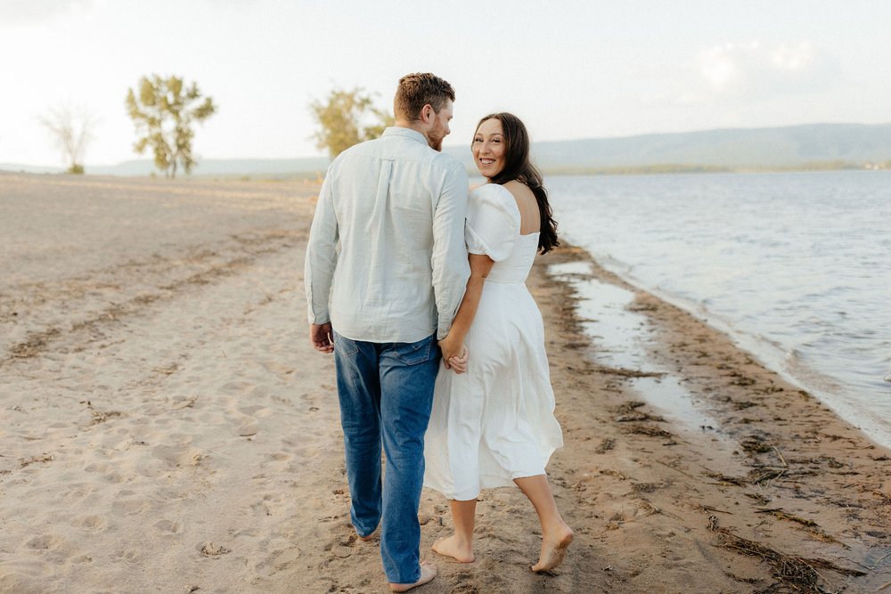 ottawa_wedding_photographer_constance_bay_engagement-16.jpg