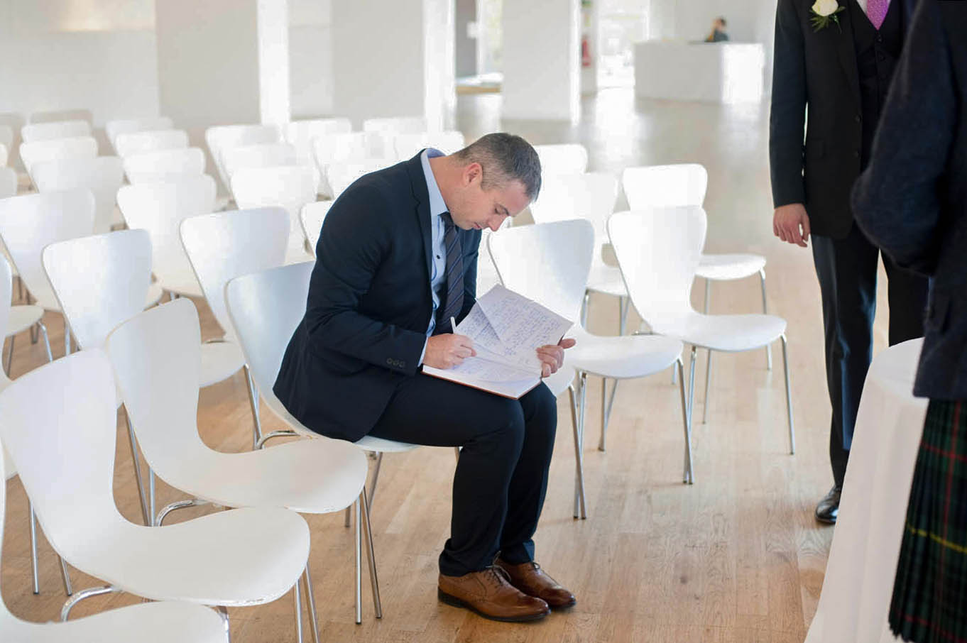BESTMAN-FINISHES-SPEECH-LAST-MINUTE-OXO-TOWER-WEDDING.jpg