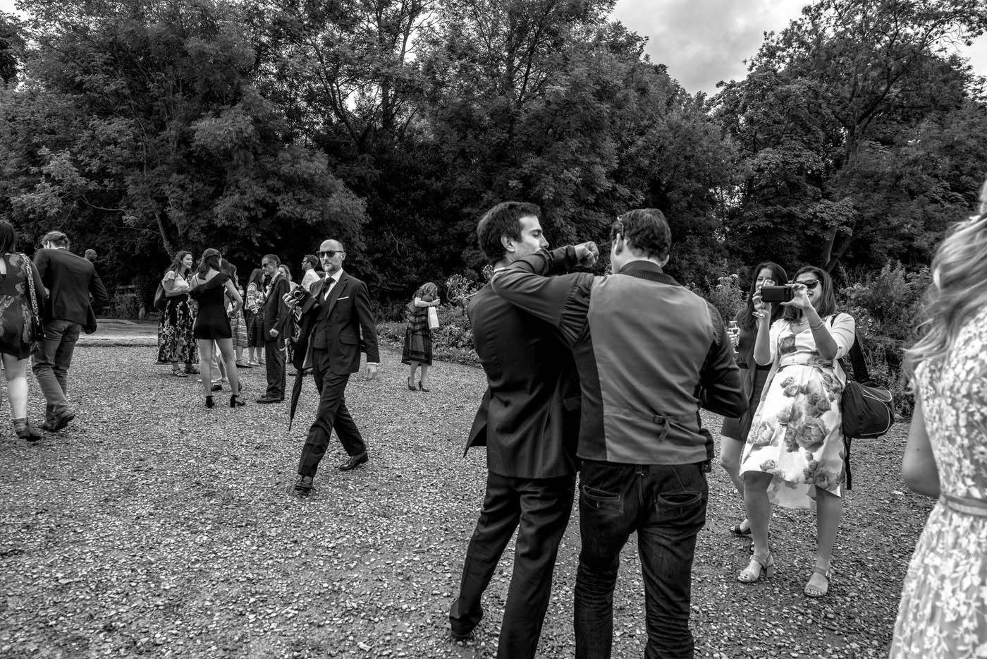 WEDDING-GUESTS-THAMES-RIVER-BANK-RICHMOND.jpg