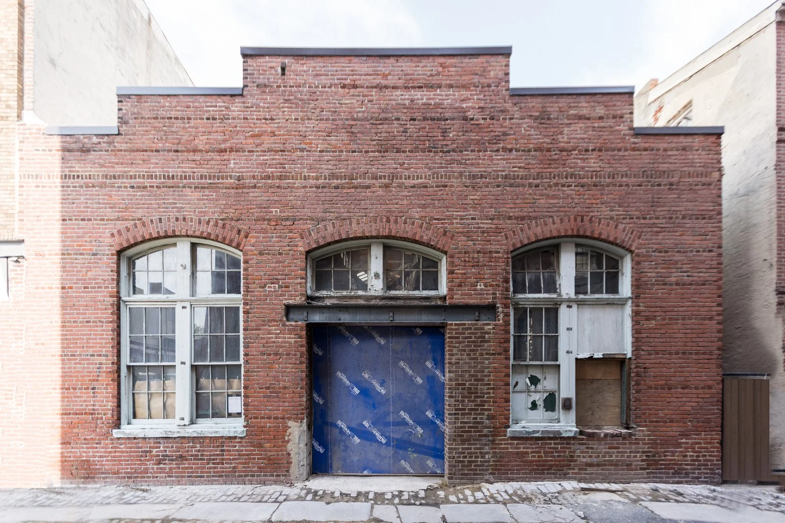 Front facade square 01.jpg