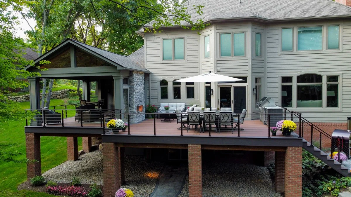 Decks, Verandas & Lanais — VENTURES