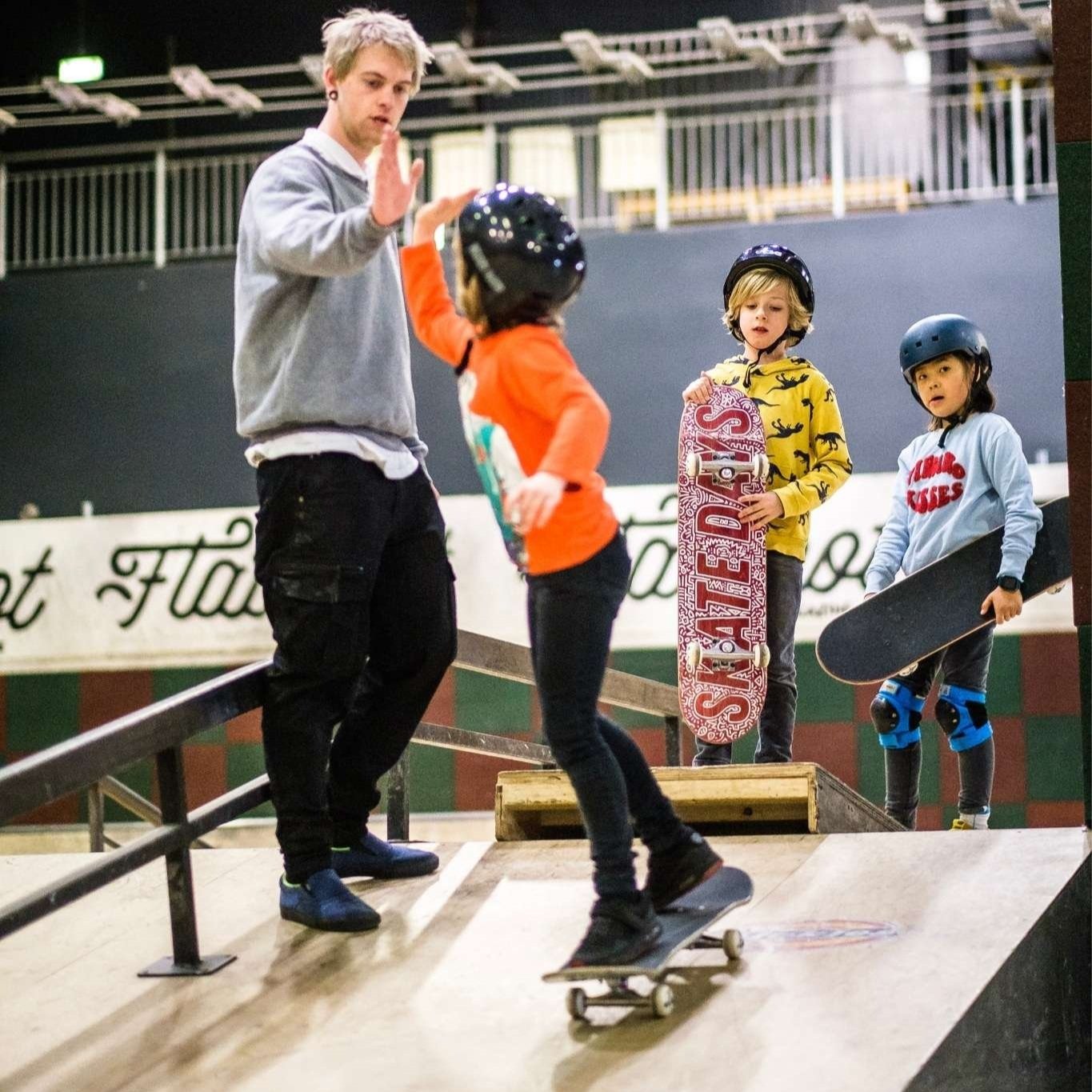 Skateboardles_Skate_Days_Amersfoort_high_five.jpg