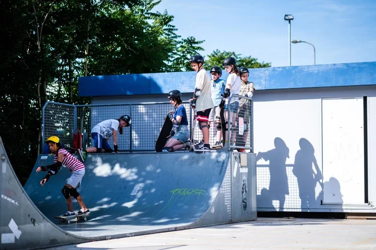 miniramp-skateboardles-Skate-Days.webp