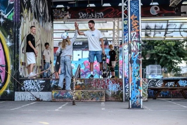 franklin-highfive-Skate-Days.webp