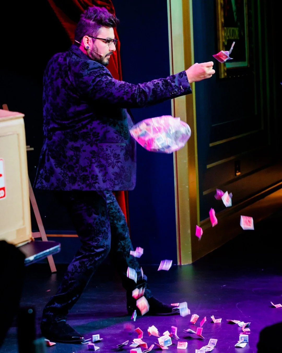 Step into The Showcase: experimental acts, daring ideas, and our signature Chicago-style close-up magic. Every Tuesday evening is a surprise.

Book your tickets with the link in our bio. 

Magician: @magicianluiscarreon
First Photo Credit: @selfoto

