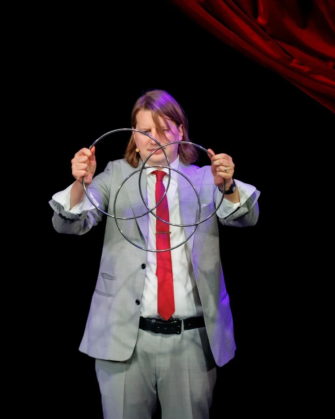 Three cheers for @justinpurcell_magician! His "Magic is People" residency begins tonight, promising a season of artistry, misdirection, and genuine wonder.

#chicagomagiclounge #magicshow #thingstodochicago #explorechicago #immersiveexperie