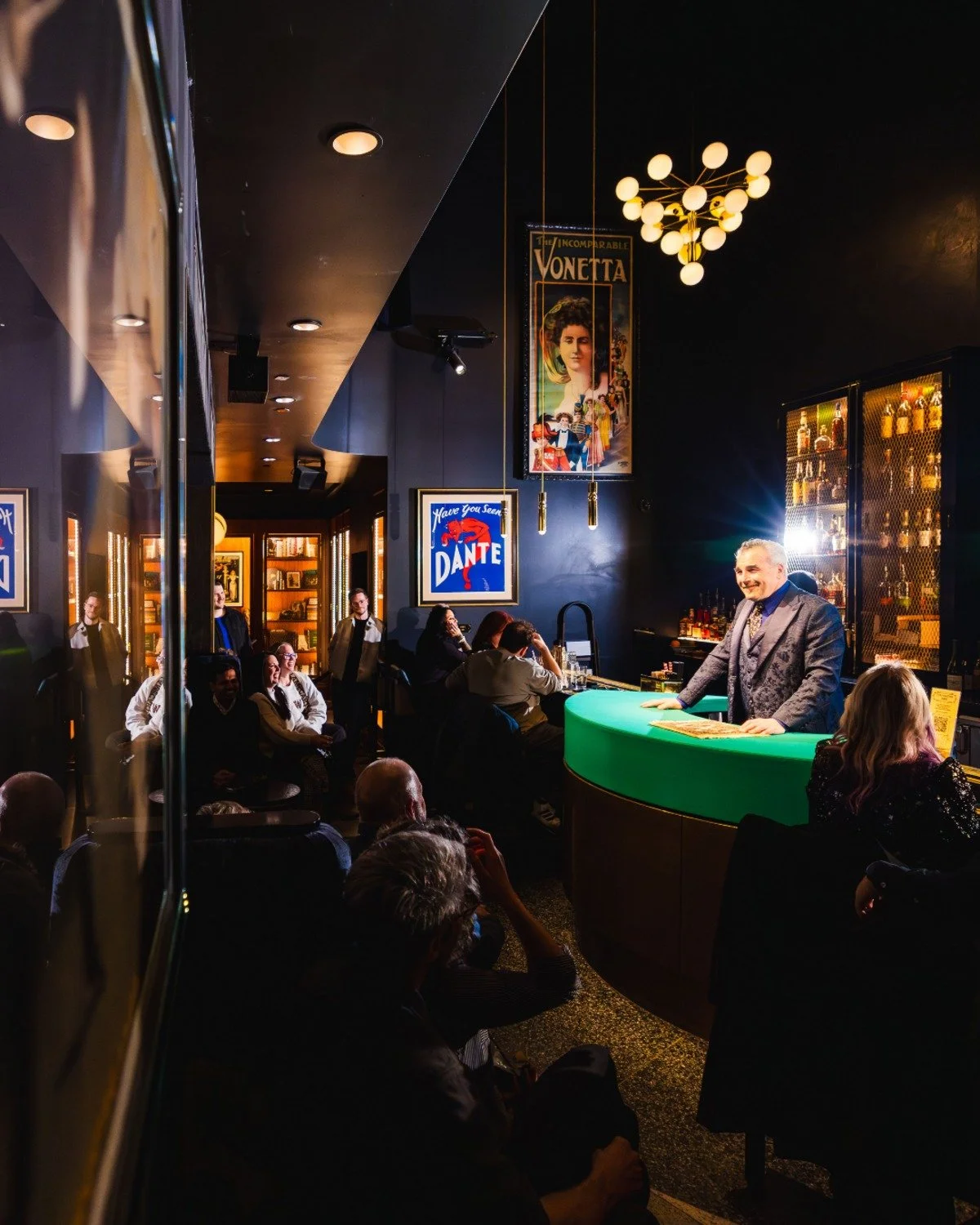 Magical from every angle. @the.amazing.bibik sure knows how to work the crowd around The Performance Bar.

📸: @trainmanphotography

#chicagomagiclounge #cocktails #speakeasy #speakeasychicago #barmagic