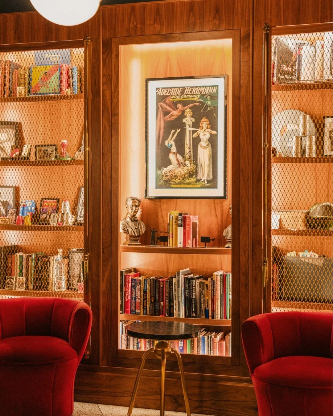 Take a closer look, and you&rsquo;ll see magic is all in the details. From Art Deco design to vintage touches, every corner reflects the rich history of magic.

#chicagomagiclounge #artdeco #history #chicagohistory #immersiveexperience