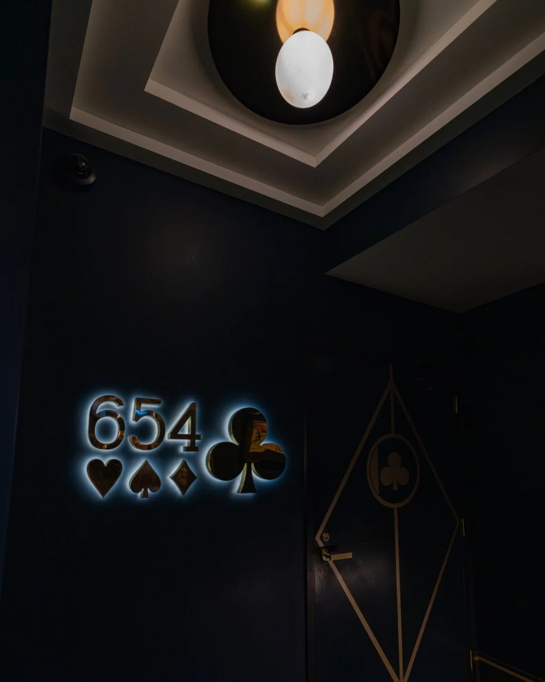 The night doesn&rsquo;t end when the curtain falls. Select Signature Show tickets unlock access to the intimate 654 Club, where a close-up finale adds another layer of wonder.

Make your experience even more magical with the link in bio. 

#chicagoma