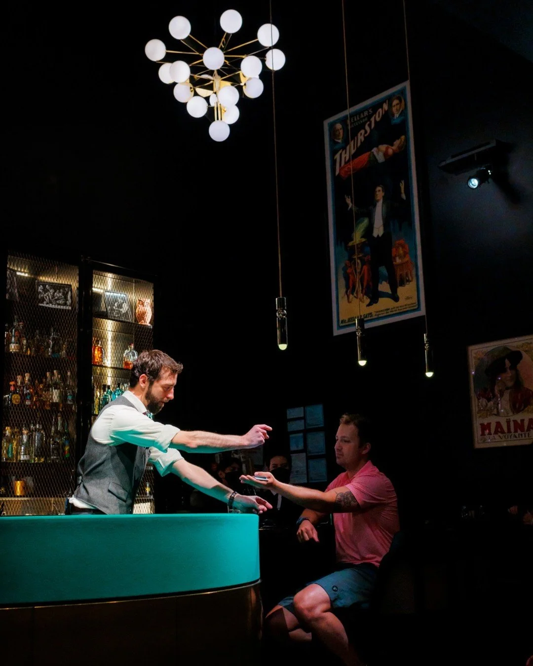 Behind the Performance Bar, @7ofdeven works like a true wizard. Each moment of magic draws you in, setting the stage for the wonder still to come.

#chicagomagiclounge #magicshow #thingstodochicago #barmagic #speakeasychicago