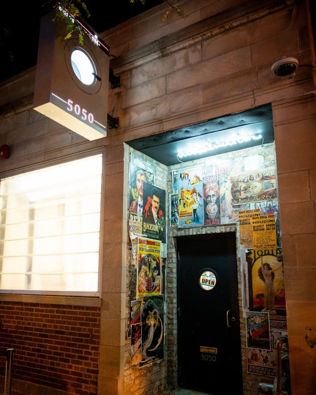 The long weekend calls for some extra magic. Our doors will be open every day (including Monday), so whether you're stopping by for a drink, a show, or both, enhance your plans with a bit of the extraordinary. 

#chicagomagiclounge #magicshow #things
