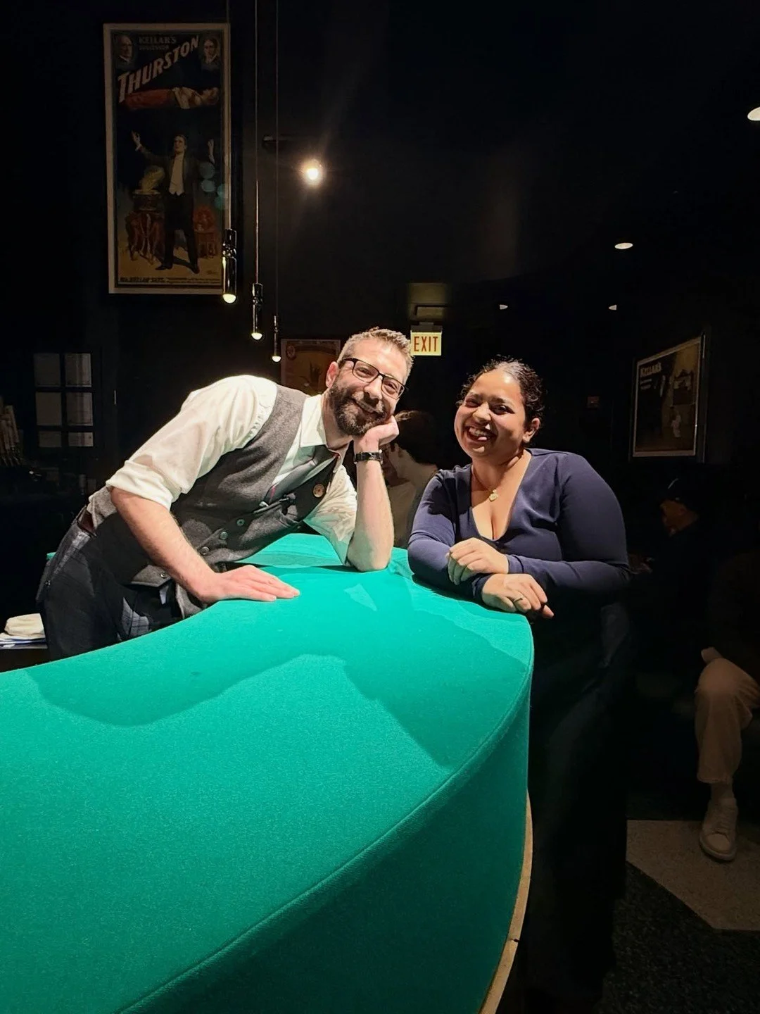 At The Performance Bar, the experience goes beyond sleight of hand. Sometimes, it is a simple smile that leaves the strongest impression.

🪄:@7ofdeven
📸: @chabigupta

#chicagomagiclounge #barmagic #speakeasybar #thingstodochicago #theperformancebar