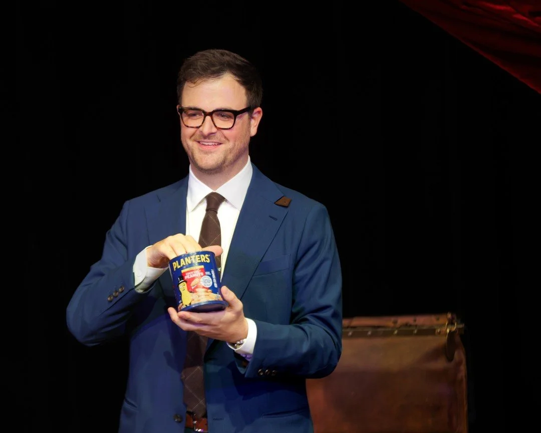 Food for thought: End your weekend with a bit of magic and enough time to unwind.

Our 4 pm Sunday Signature Show serves up tableside wonder and captivating stage performances, with plenty of evening left to savor afterward.

Snag your tickets with t