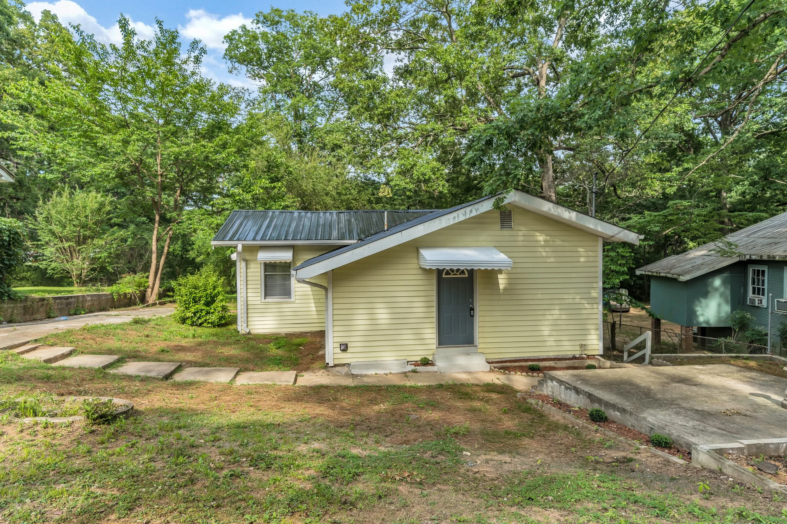 211 Lakeshore Cir Adamsville (after) 01.JPG