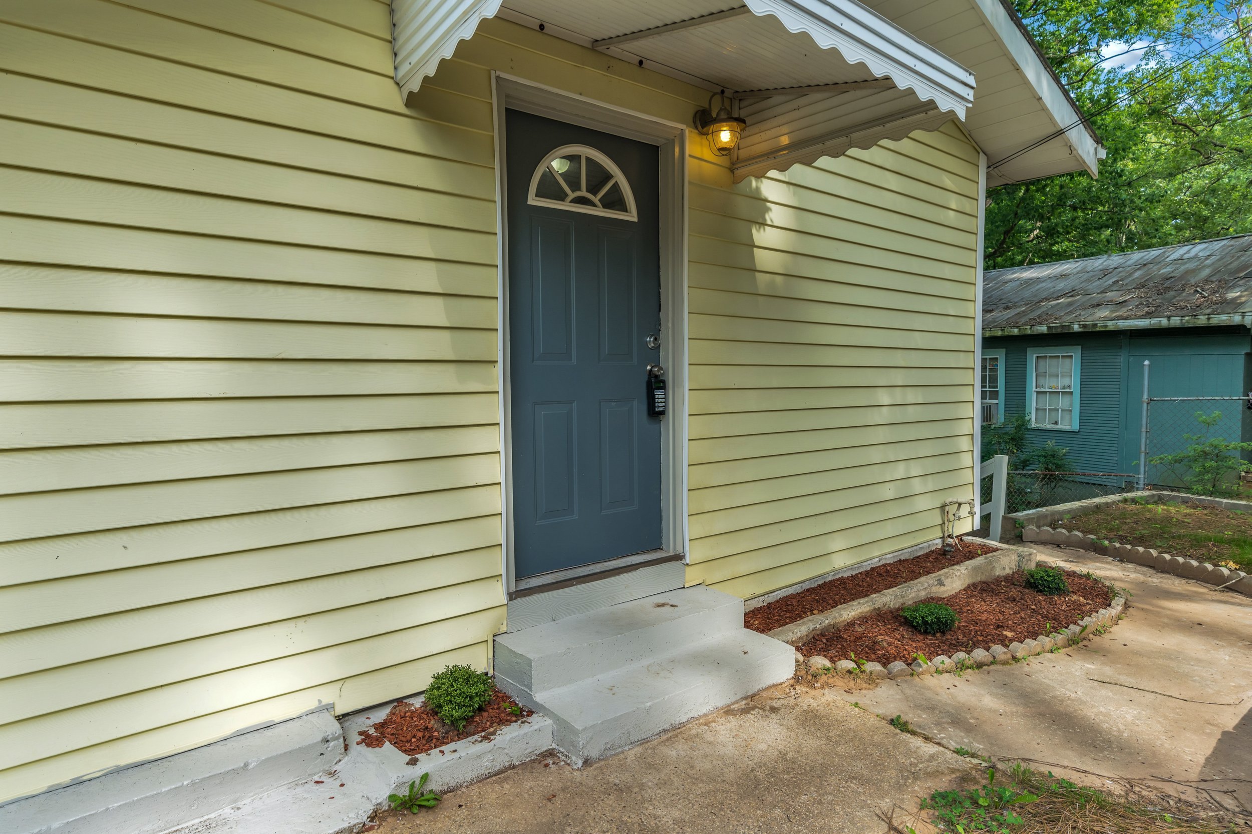 211 Lakeshore Cir Adamsville (after) 10.JPG