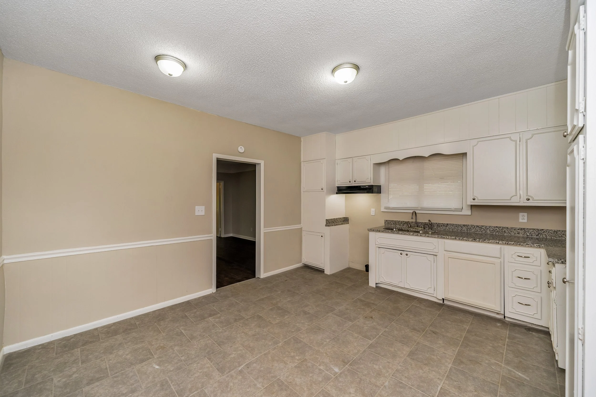 211 Lakeshore Cir Adamsville (after) 11.JPG