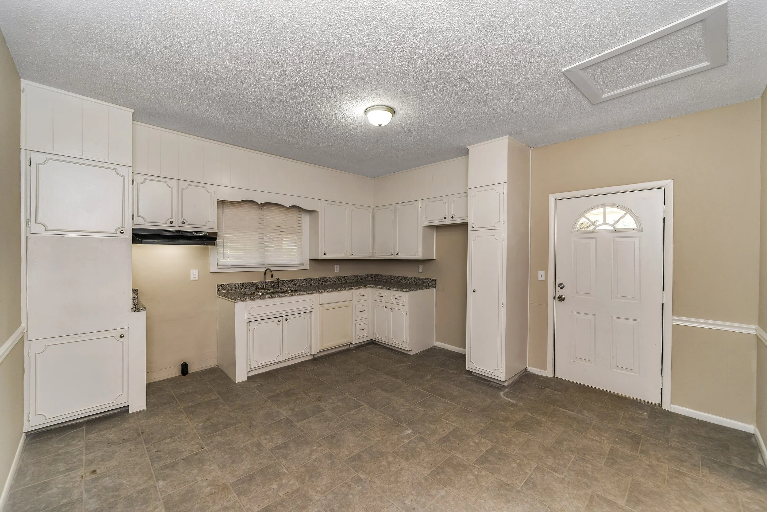 211 Lakeshore Cir Adamsville (after) 12.JPG