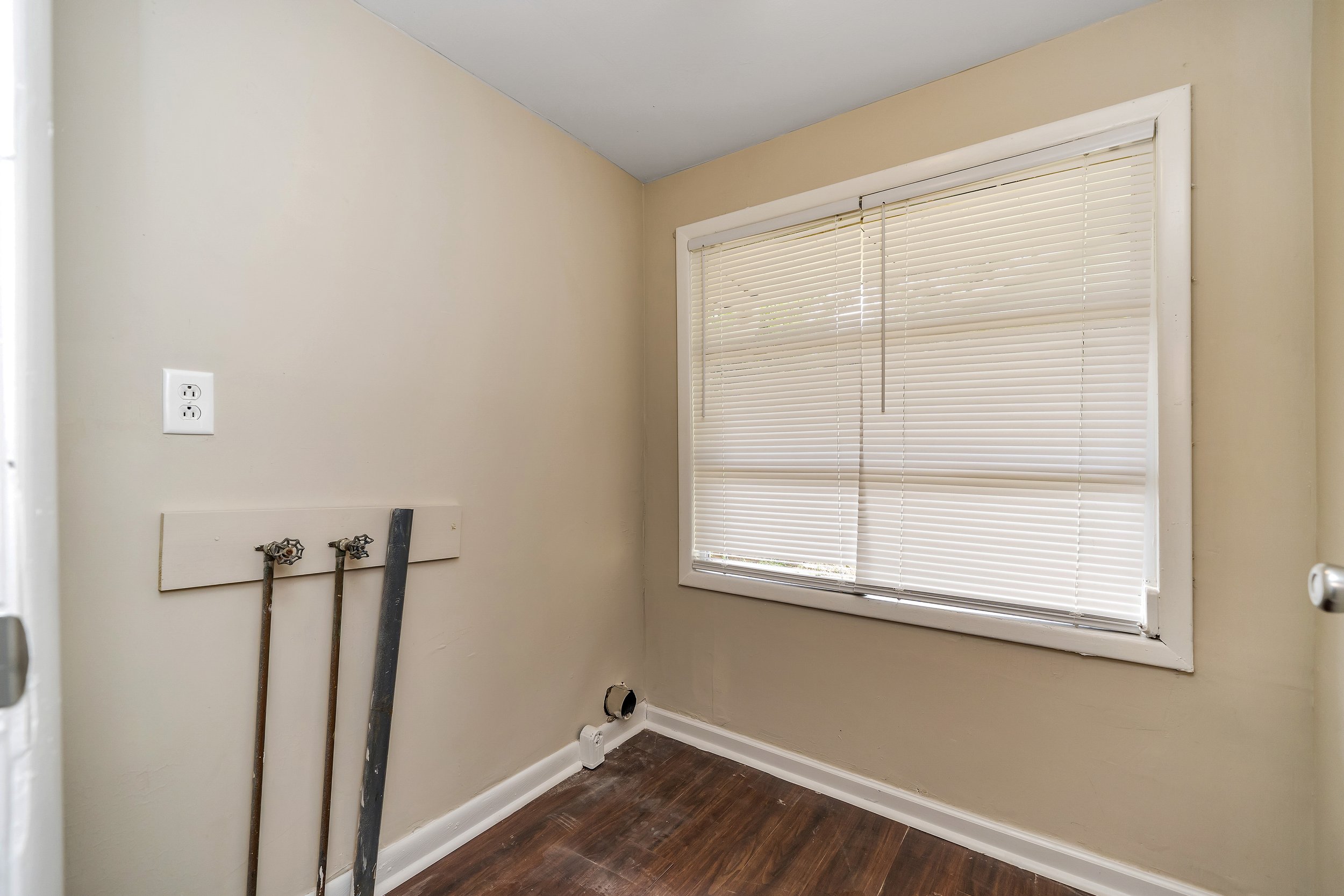 211 Lakeshore Cir Adamsville (after) 28.JPG
