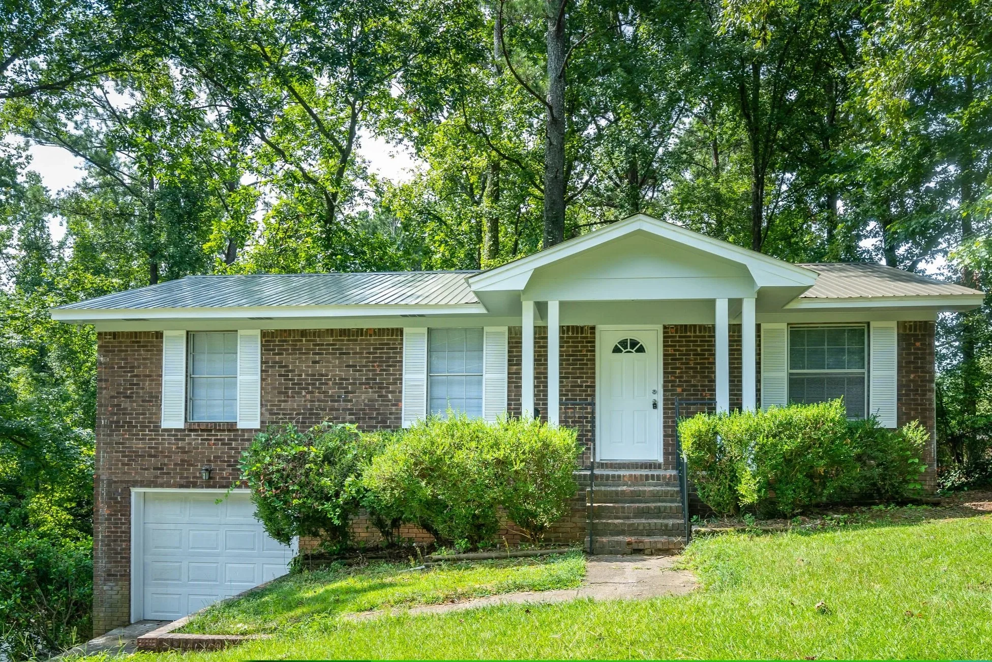 607+Basswood+Dr+Adamsville+%28after%29+02.jpg