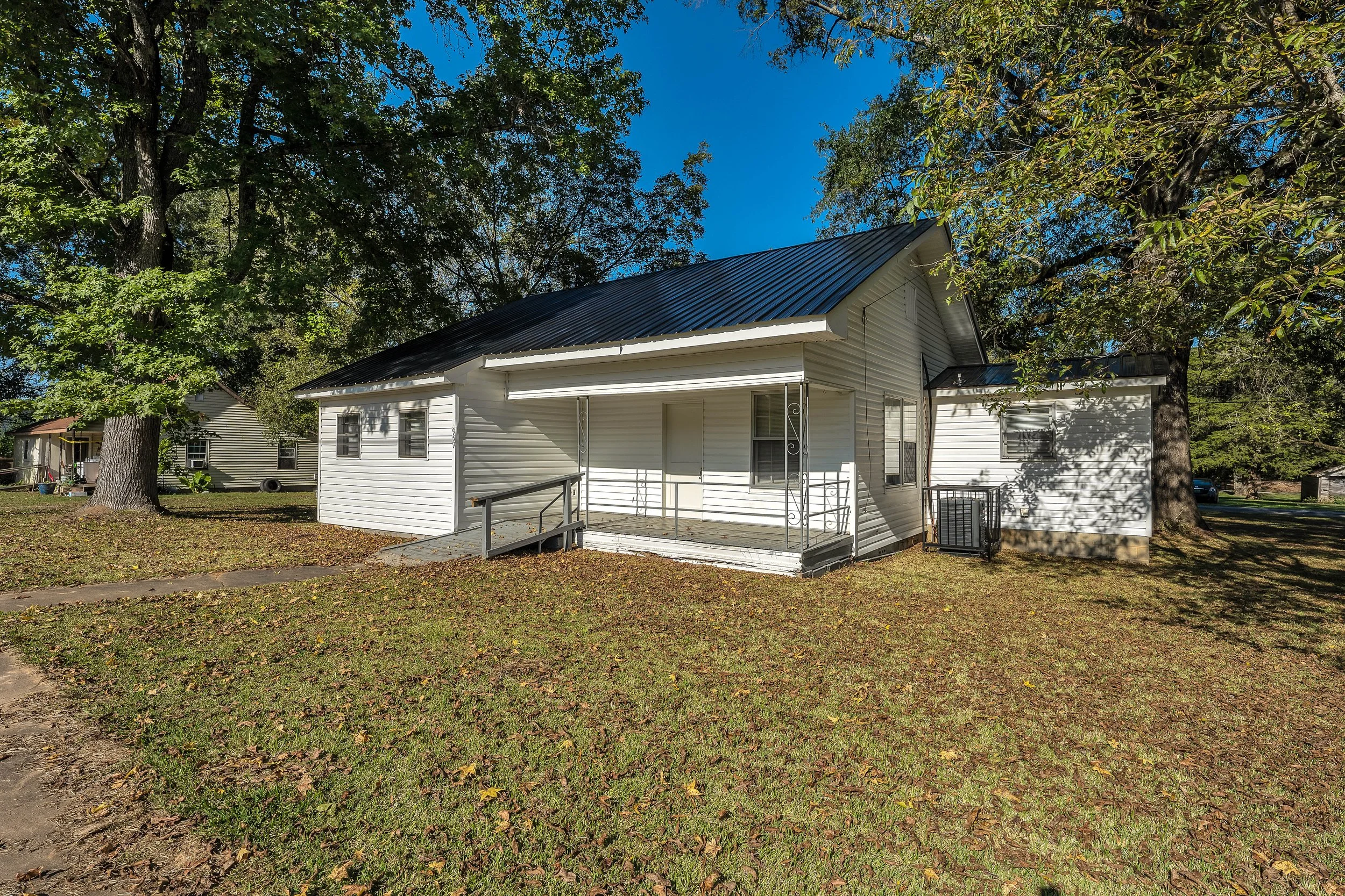 959 Main St Sycamore (after) 02.JPG