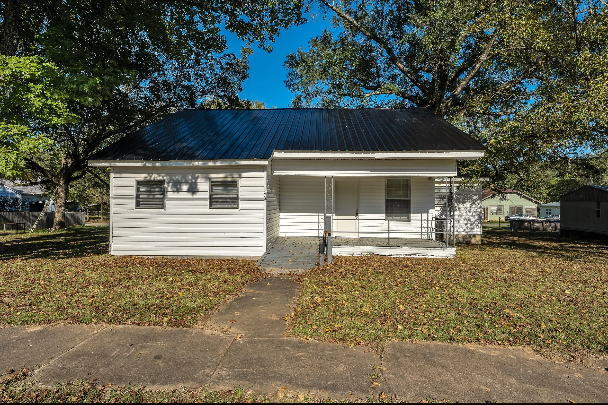 959 Main St Sycamore (after) 01.JPG