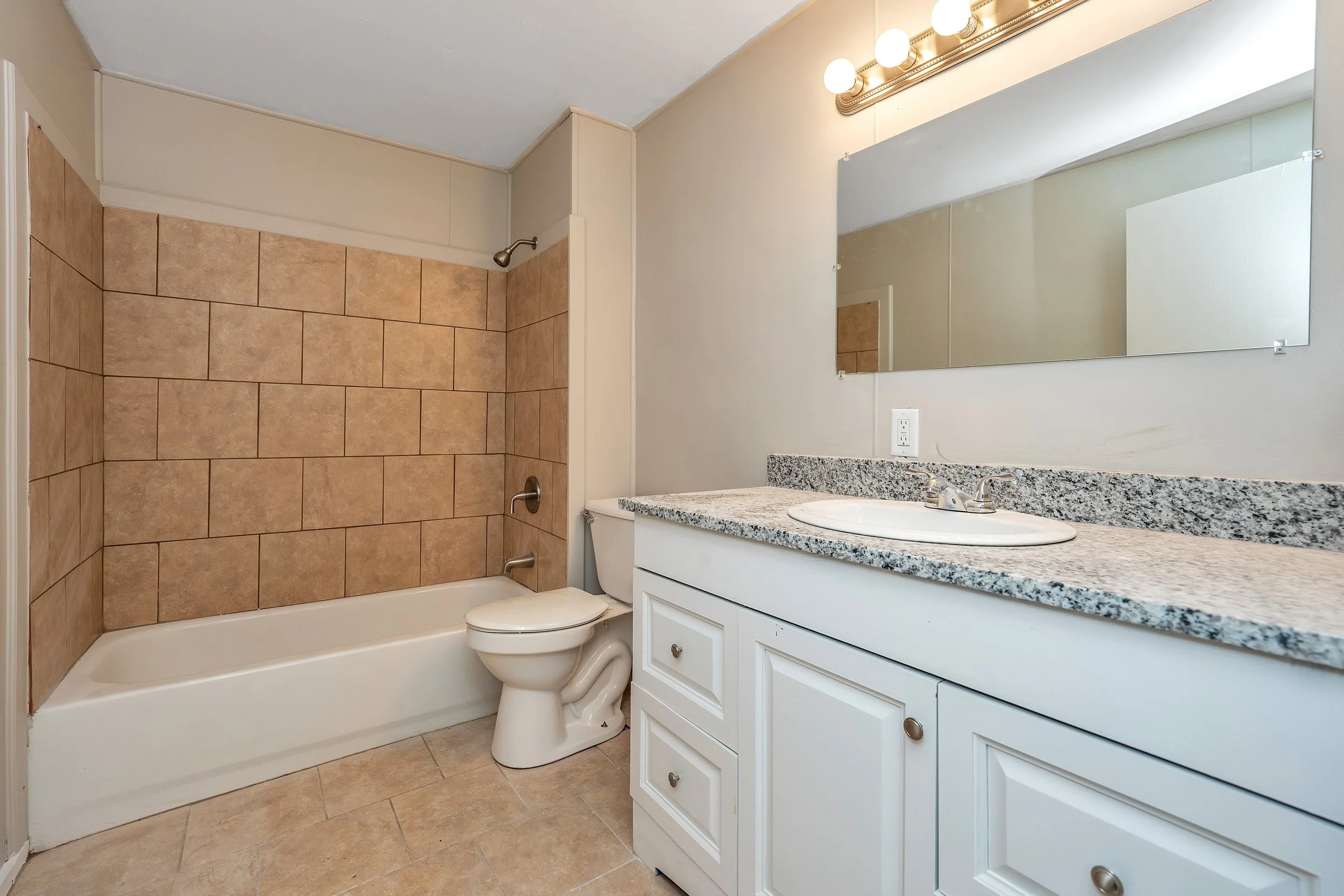 959 Main St Sycamore (after) 24.JPG