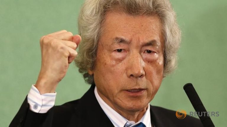 Japan's former Prime Minister Junichiro Koizumi speaks at the Japan National Press Club in Tokyo November 12, 2013. Koizumi publicly called for an end to Japan's use of nuclear power on Tuesday. REUTERS/Toru Hanai
